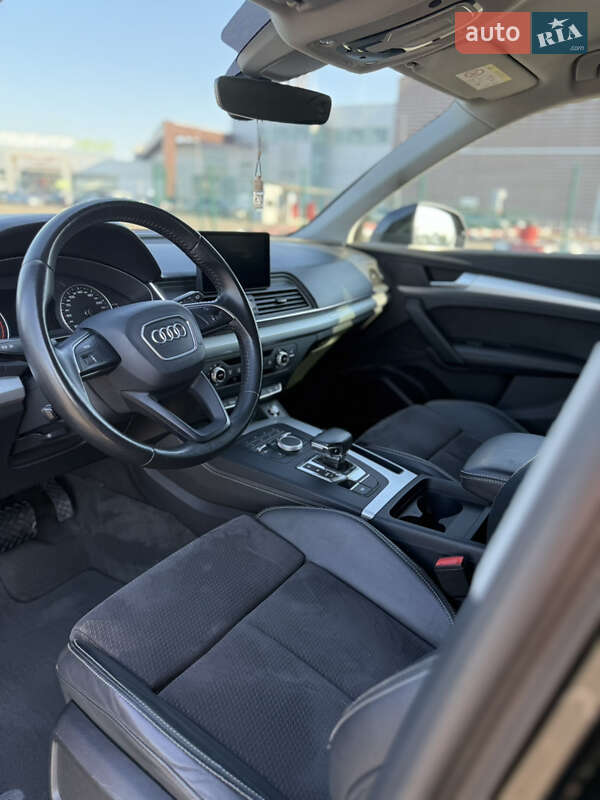 Позашляховик / Кросовер Audi Q5 2017 в Києві