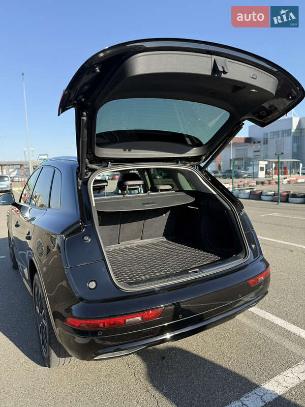 Позашляховик / Кросовер Audi Q5 2017 в Києві