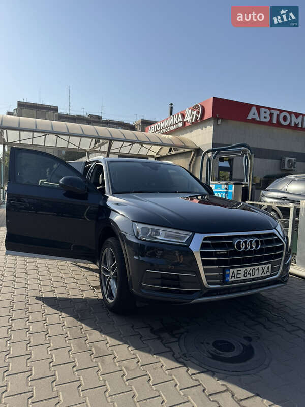 Внедорожник / Кроссовер Audi Q5 2017 в Кривом Роге