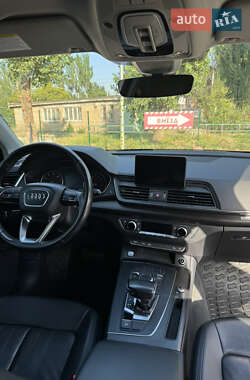 Внедорожник / Кроссовер Audi Q5 2017 в 
