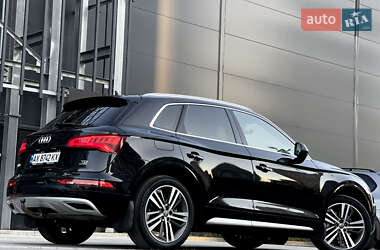Внедорожник / Кроссовер Audi Q5 2017 в 