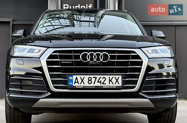 Внедорожник / Кроссовер Audi Q5 2017 в 