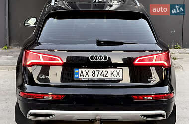 Внедорожник / Кроссовер Audi Q5 2017 в 