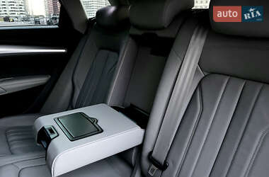 Внедорожник / Кроссовер Audi Q5 2017 в 