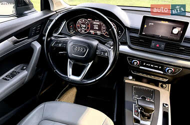 Внедорожник / Кроссовер Audi Q5 2017 в 