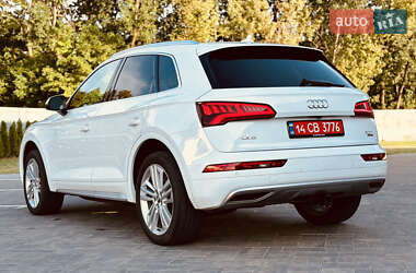 Внедорожник / Кроссовер Audi Q5 2018 в 