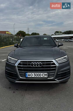 Внедорожник / Кроссовер Audi Q5 2017 в 