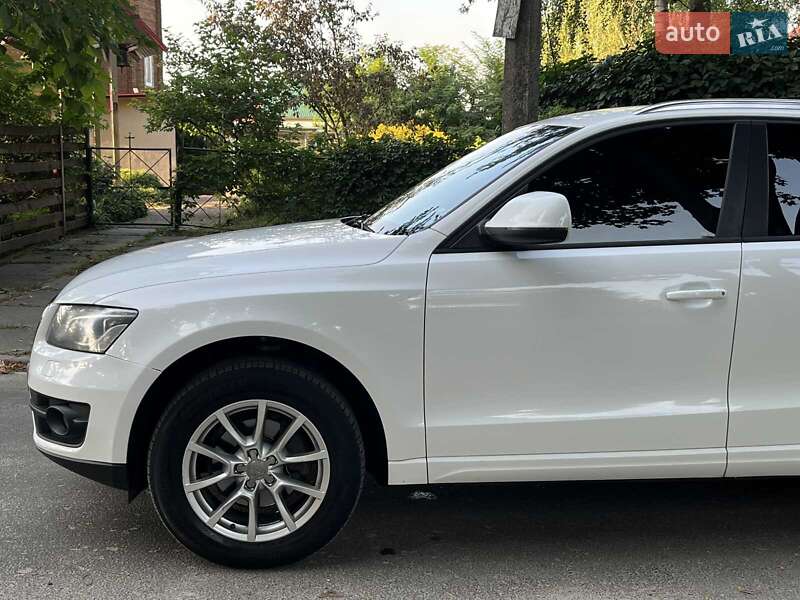 Внедорожник / Кроссовер Audi Q5 2011 в Киеве
