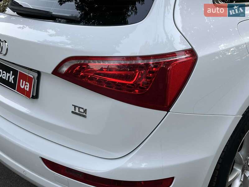 Внедорожник / Кроссовер Audi Q5 2011 в Киеве