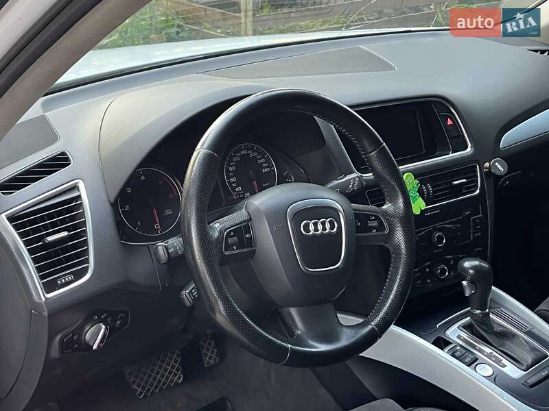 Внедорожник / Кроссовер Audi Q5 2011 в Киеве