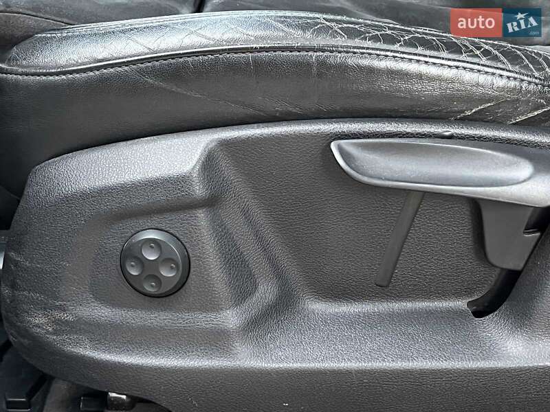 Внедорожник / Кроссовер Audi Q5 2011 в Киеве