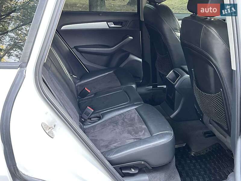 Внедорожник / Кроссовер Audi Q5 2011 в Киеве