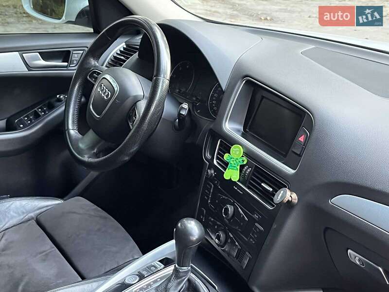 Внедорожник / Кроссовер Audi Q5 2011 в Киеве