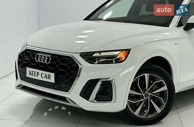 Позашляховик / Кросовер Audi Q5 2022 в 