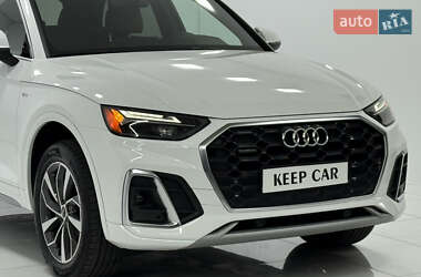 Позашляховик / Кросовер Audi Q5 2022 в 