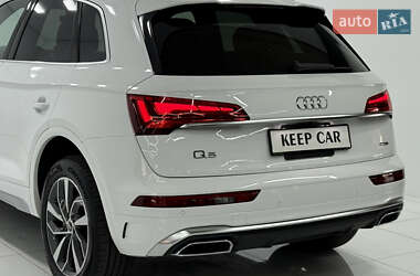 Позашляховик / Кросовер Audi Q5 2022 в 