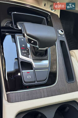 Внедорожник / Кроссовер Audi Q5 2023 в 
