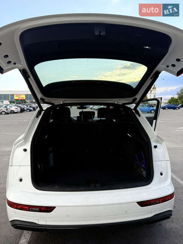 Внедорожник / Кроссовер Audi Q5 2023 в Днепре