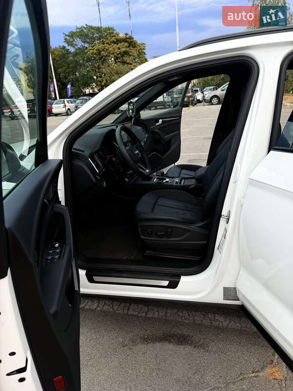 Внедорожник / Кроссовер Audi Q5 2023 в Днепре