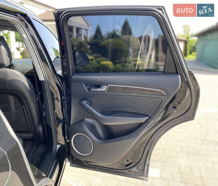 Внедорожник / Кроссовер Audi Q5 2015 в Стрые