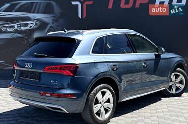 Позашляховик / Кросовер Audi Q5 2018 в 