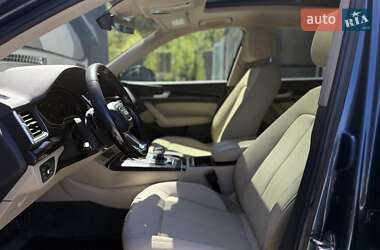 Позашляховик / Кросовер Audi Q5 2018 в 