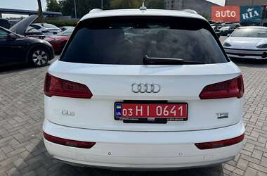 Внедорожник / Кроссовер Audi Q5 2018 в 
