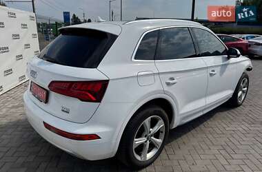 Внедорожник / Кроссовер Audi Q5 2018 в 