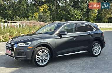 Внедорожник / Кроссовер Audi Q5 2017 в 