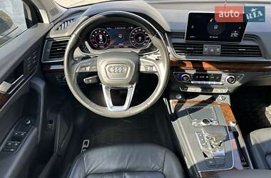 Внедорожник / Кроссовер Audi Q5 2017 в 