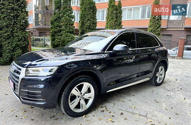 Внедорожник / Кроссовер Audi Q5 2018 в 