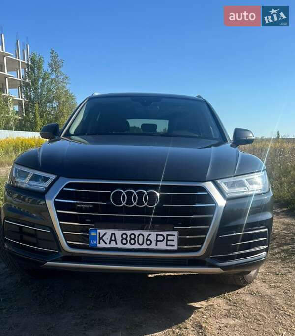 Внедорожник / Кроссовер Audi Q5 2018 в Вишневом