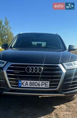 Внедорожник / Кроссовер Audi Q5 2018 в 