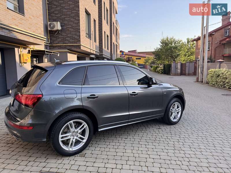 Позашляховик / Кросовер Audi Q5 2015 в Львові