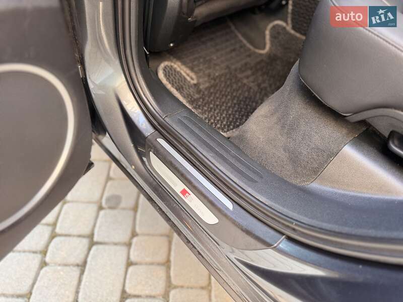 Позашляховик / Кросовер Audi Q5 2015 в Львові