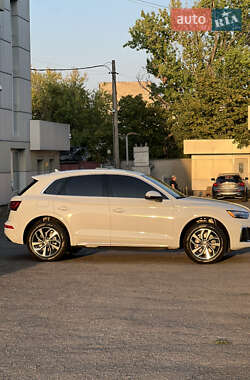 Внедорожник / Кроссовер Audi Q5 2023 в 