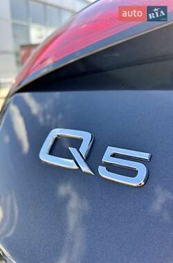 Внедорожник / Кроссовер Audi Q5 2015 в 
