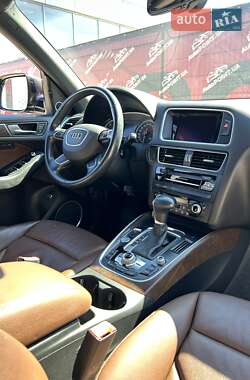 Внедорожник / Кроссовер Audi Q5 2015 в 