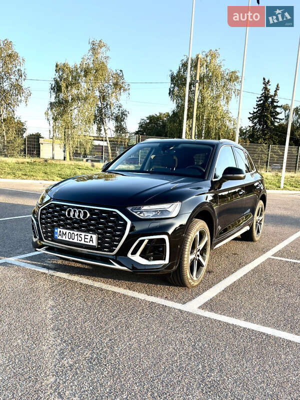 Внедорожник / Кроссовер Audi Q5 2021 в 
