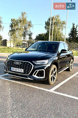 Внедорожник / Кроссовер Audi Q5 2021 в 