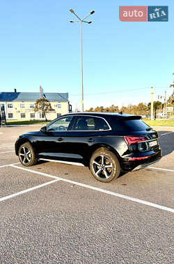Внедорожник / Кроссовер Audi Q5 2021 в 