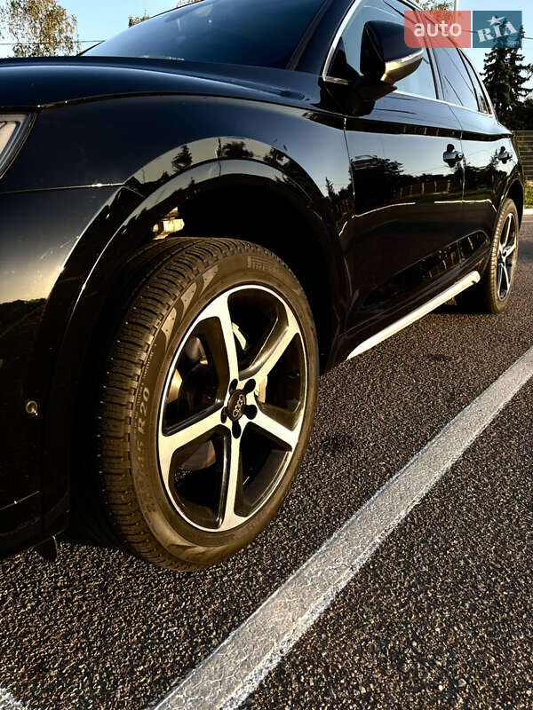 Внедорожник / Кроссовер Audi Q5 2021 в Житомире