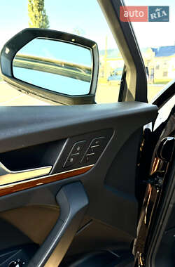 Внедорожник / Кроссовер Audi Q5 2021 в 