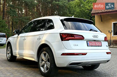 Внедорожник / Кроссовер Audi Q5 2017 в 