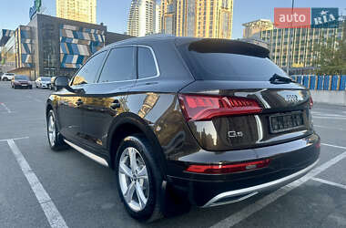 Внедорожник / Кроссовер Audi Q5 2017 в 