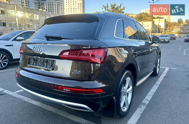 Внедорожник / Кроссовер Audi Q5 2017 в 
