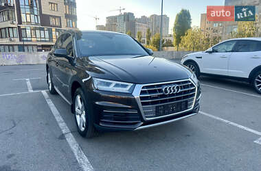 Внедорожник / Кроссовер Audi Q5 2017 в 
