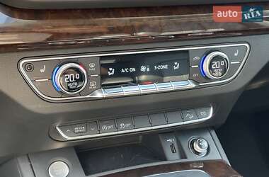 Внедорожник / Кроссовер Audi Q5 2018 в 