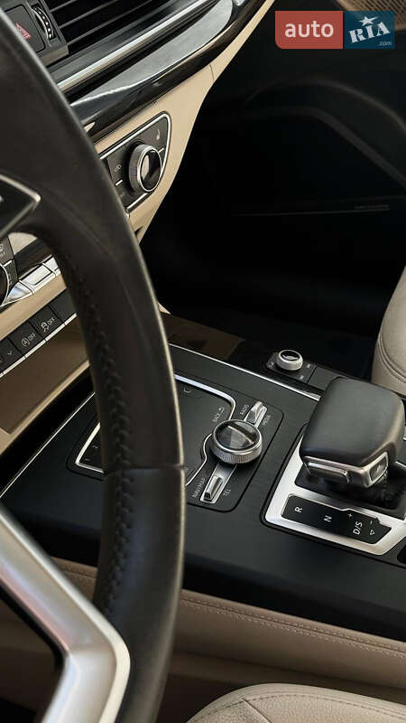 Внедорожник / Кроссовер Audi Q5 2017 в Ровно