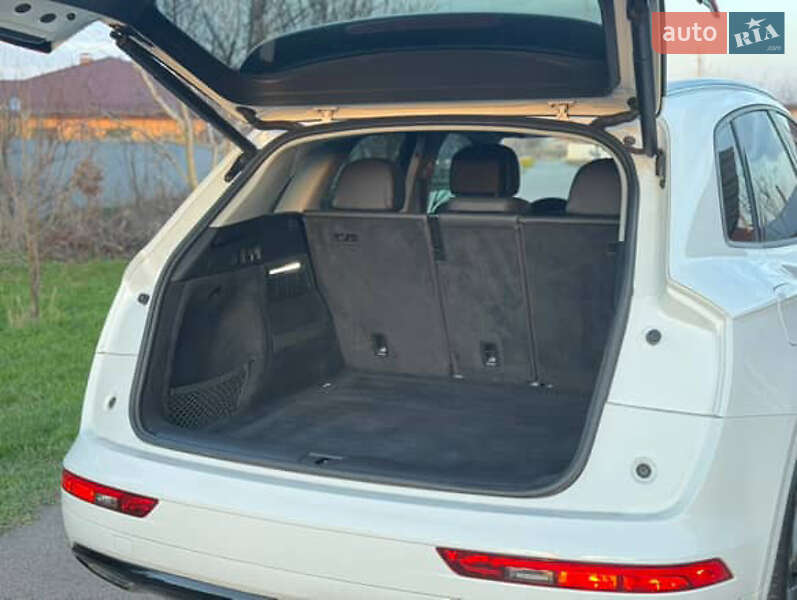 Позашляховик / Кросовер Audi Q5 2017 в Сумах